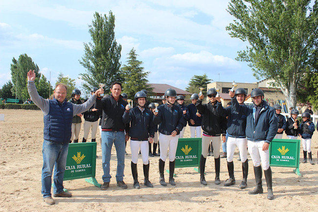 Excepcional fin de semana de La Yeguada <h3 class='enlacePalabraNoticia'>Riaza</h3> que se proclam� campeona de la Liga Interclub de Castilla y Le�n