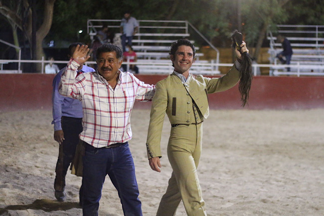 Orejas y Rabo para `<h3 class='enlacePalabraNoticia'>El Mani</h3>� en su segunda tarde en Mexico