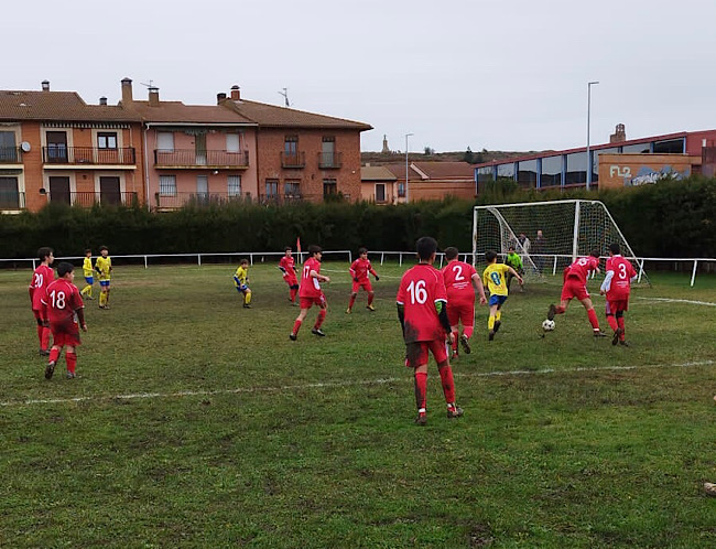 Jornada marcada por la lluvia y el barro que dificulaba el juego y donde los equipos riazanos obtuvieron muy buenos resultados