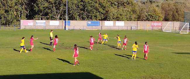 Primer partido de liga para el equipo femenino, aunque con derrota en las Delicias 