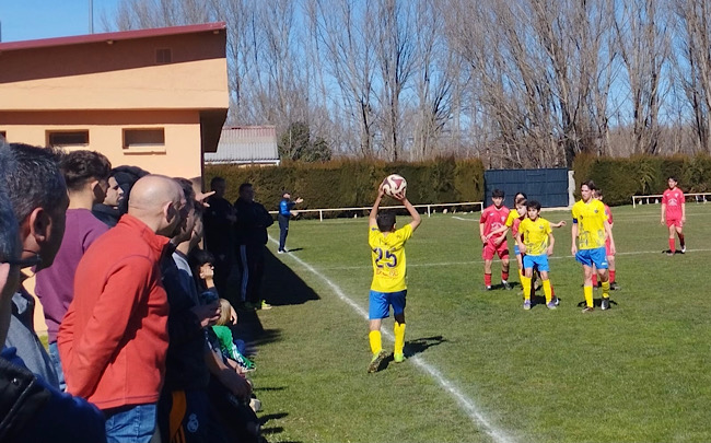 El sol acompa�a una jornada intensa para el Sporting <h3 class='enlacePalabraNoticia' onclick='opcionBuscarActualidad('Riazano','')' >Riazano</h3>
