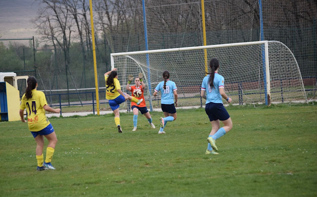 Fin de semana de emociones fuertes: el femenino tumba al campe�n y el cadete acaricia la liga
